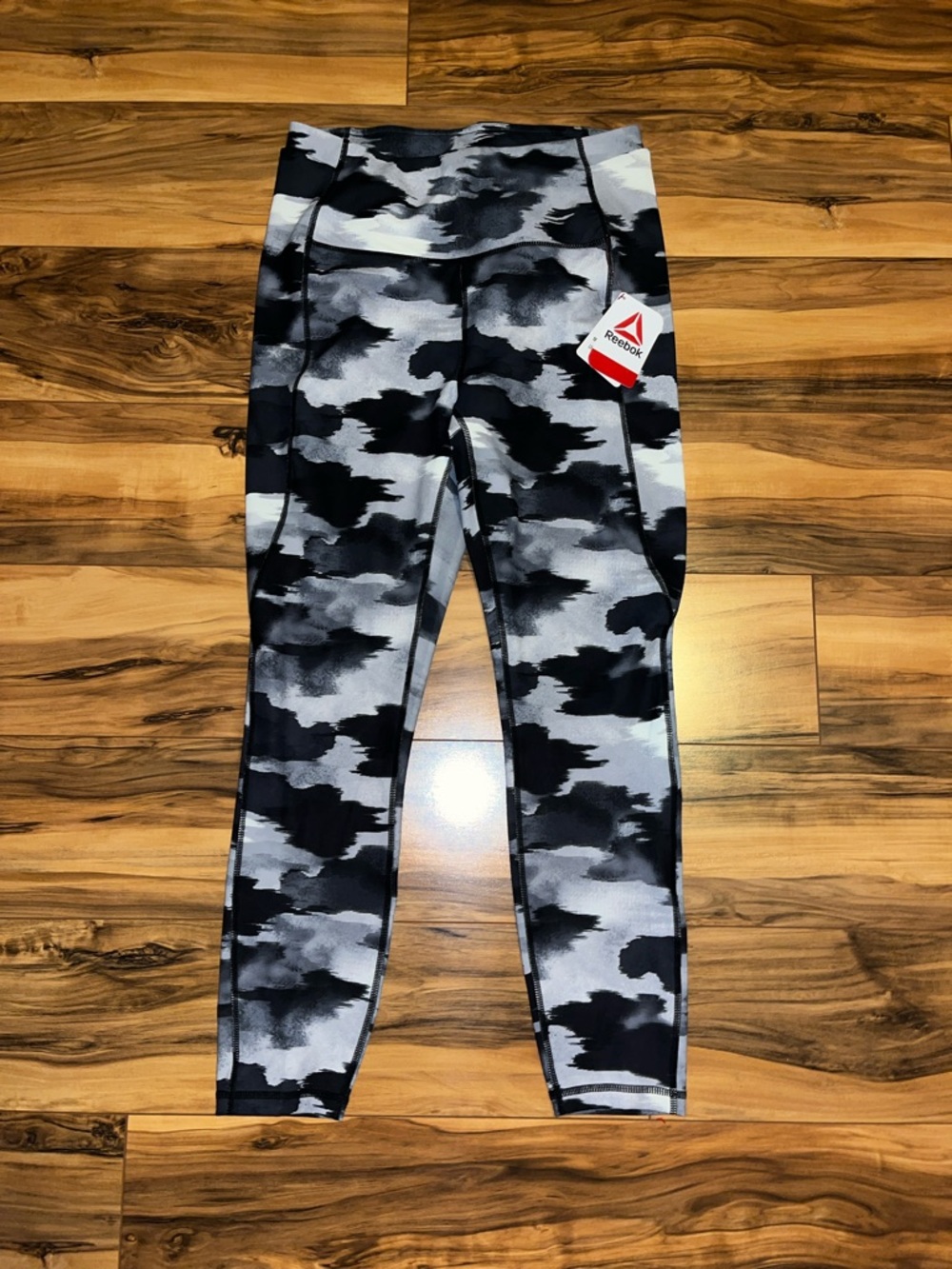 NWT Reebok Getaway High Rise Print 7/8 Leggings - Picture 2 of 8